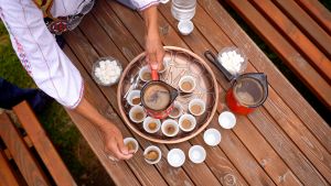 Tradicionalno služenje kafe u fildžanima (2)